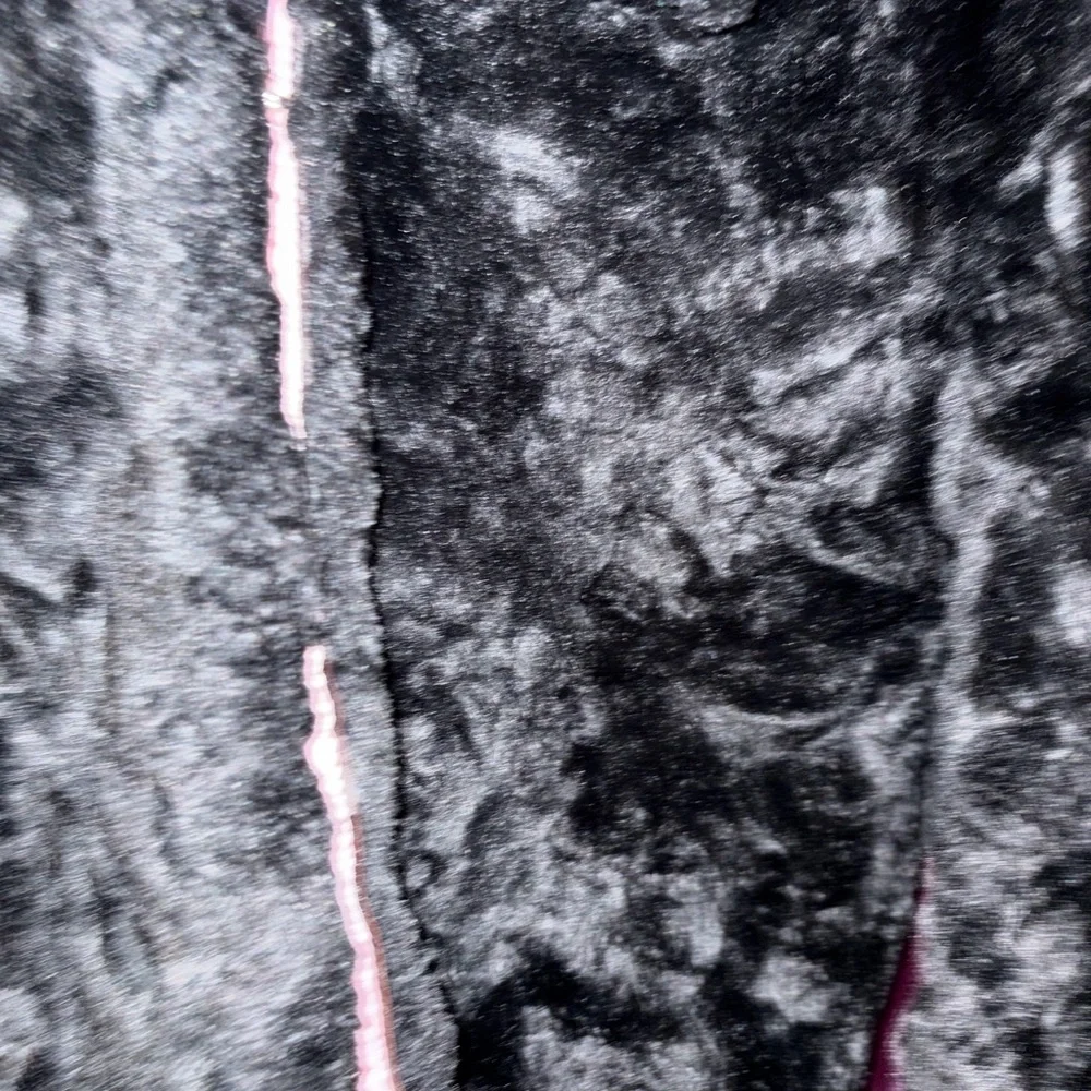 Kenzie Girls Black Faux Fur Jacket Soft Plush Cozy Size 8 - Picture 5 of 10